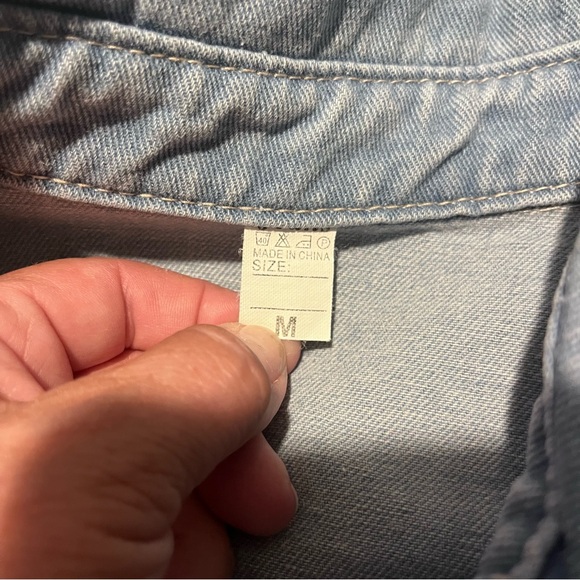 NWOT denim shacket - Picture 4 of 8